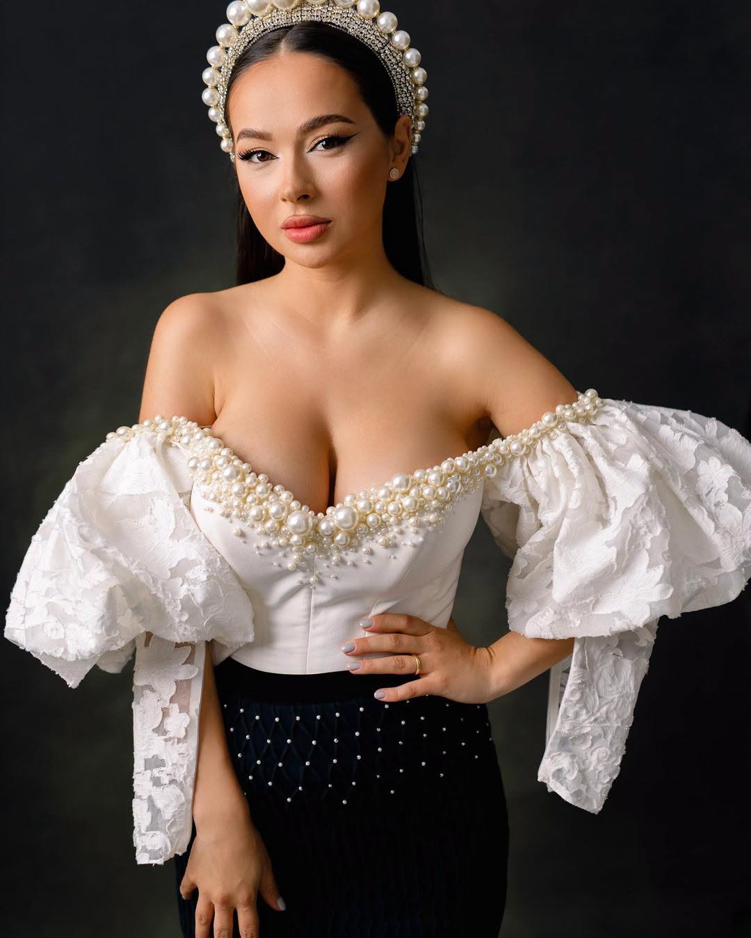 Vlăduța Lupău și-a mărit colecția auto cu un nou model exclusivist. Artista și-a prezentat cu mândrie noua achiziție de lux