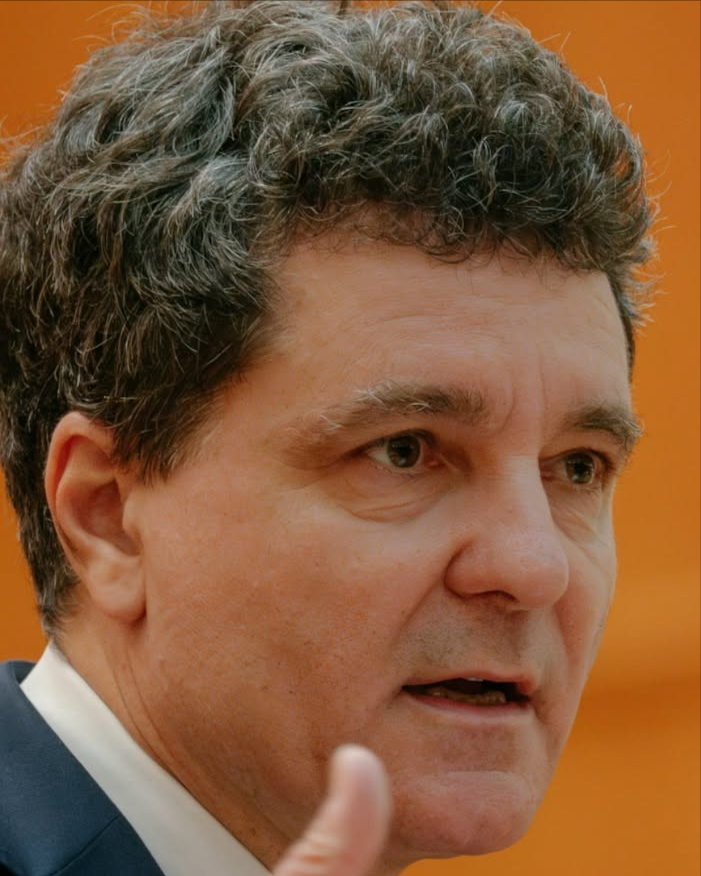Negocierile au luat o turnură neașteptată! Noul nume propus pentru funcția de premier