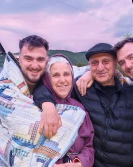 Frații Graur sunt în doliu . „A murit…”