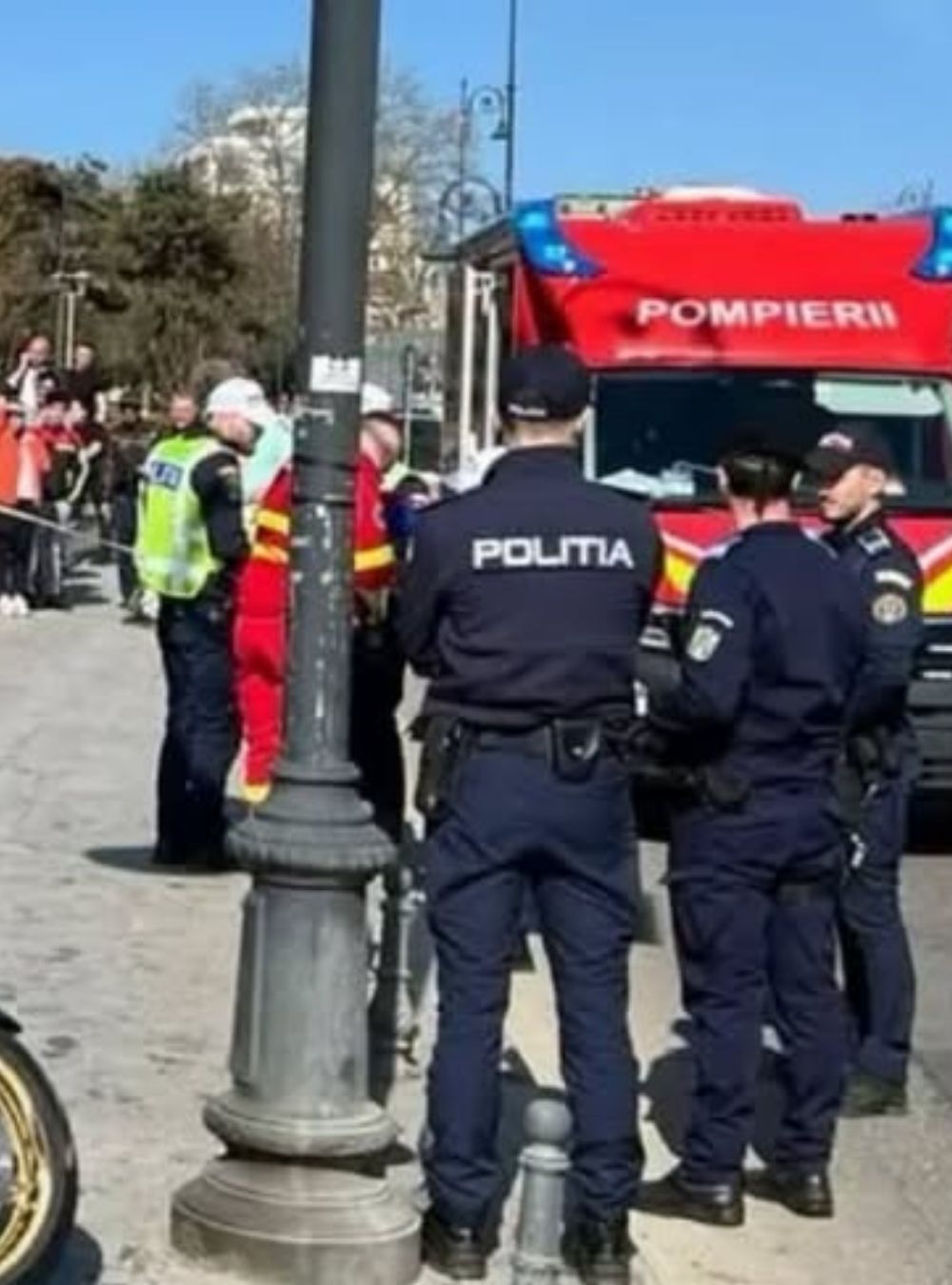 Și-a pierdut viața chiar în mijlocul străzii, după ce un aliment i-ar fi blocat căile respiratorii…