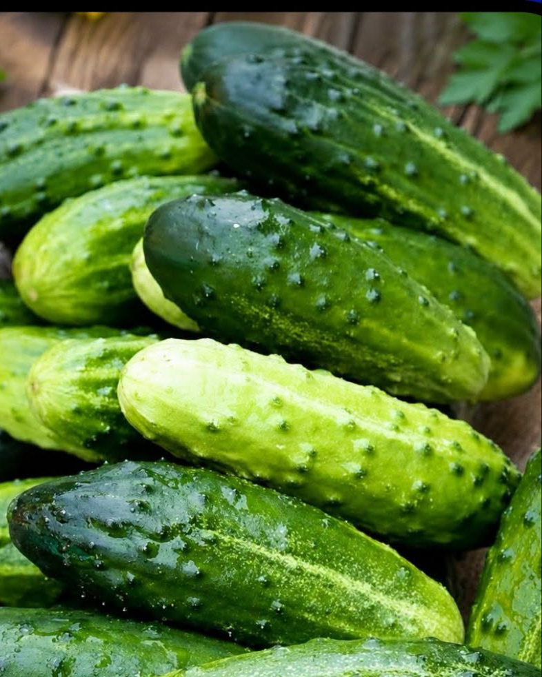 Specialiștii explică ce se întâmplă în organism atunci când adaugi castraveți în salată. Efectele pe care puțini le cunosc
