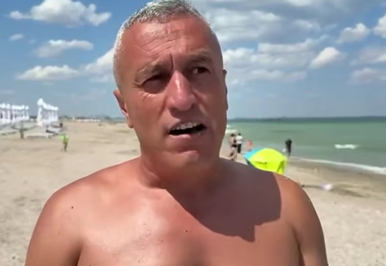 Erou fără ezitare! Un buzoian a intrat în mare și a salvat o fetiță de 11 ani
