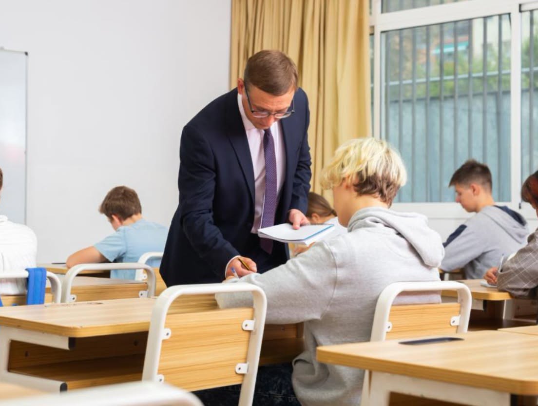 Ce sume primesc profesorii implicați în Bacalaureatul 2026. Cât încasează supraveghetorii și evaluatorii