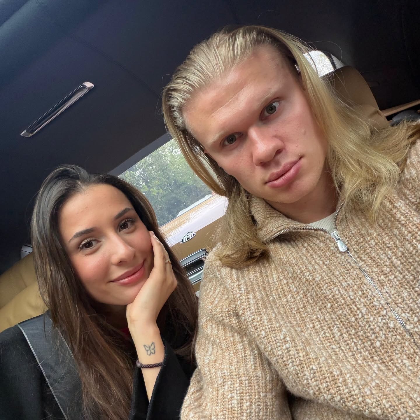 Da, este adevărat! Fotbalistul Erling Haaland și iubita lui…