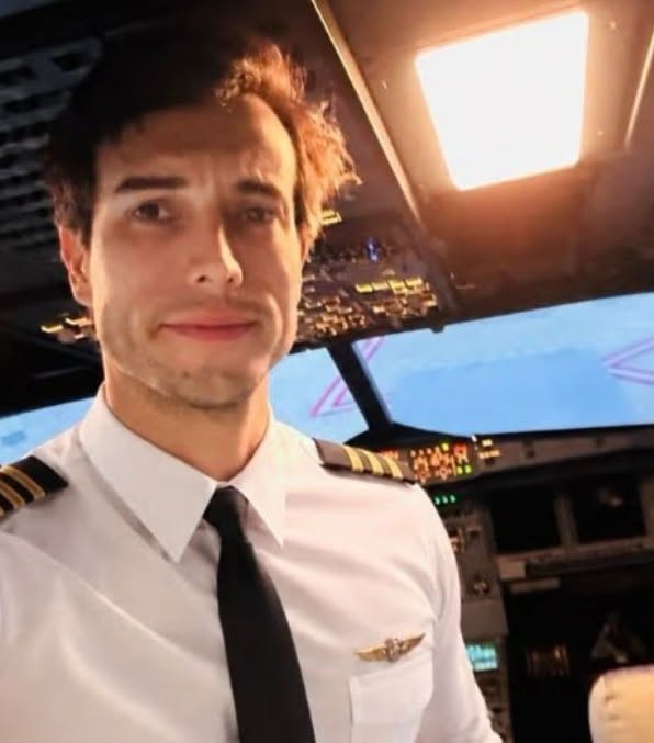 A murit în timpul unui zbor de instruire! Pilotul a căzut din avion…