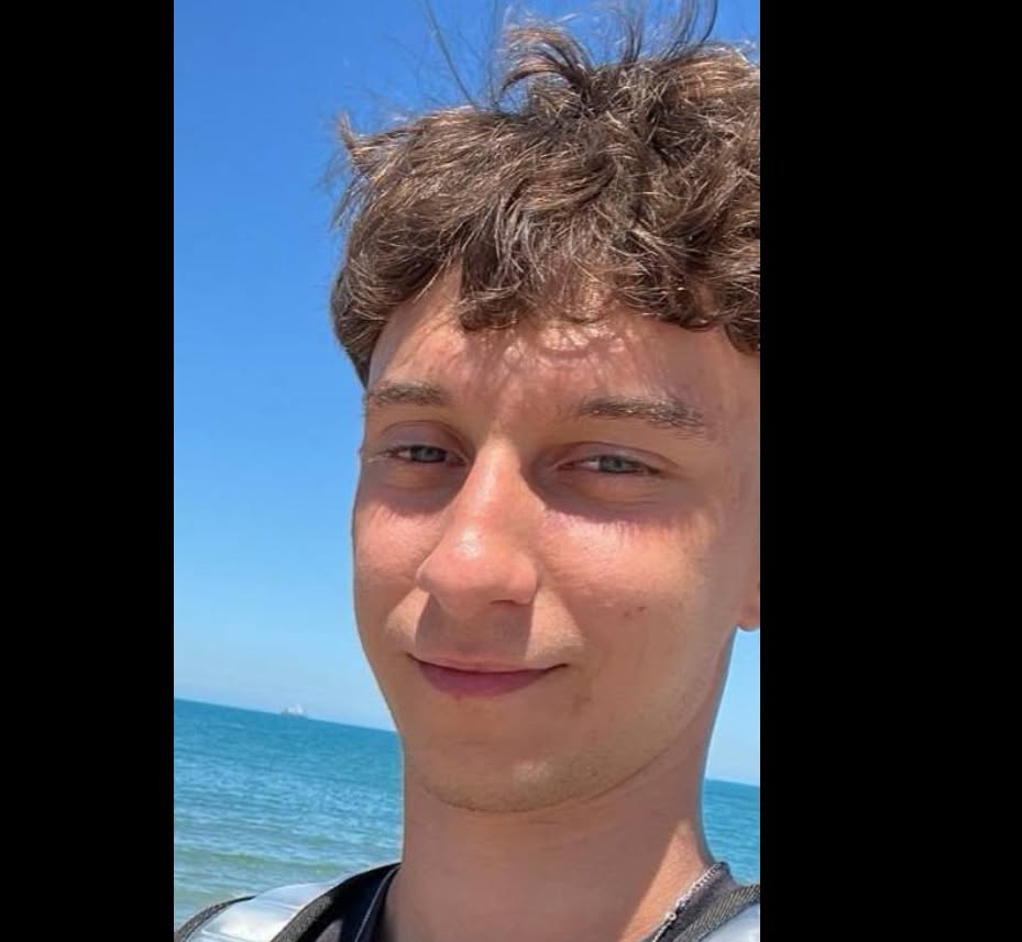 El este Rareș, băiatul de 16 ani care a murit dupa ce prietenul lui a…