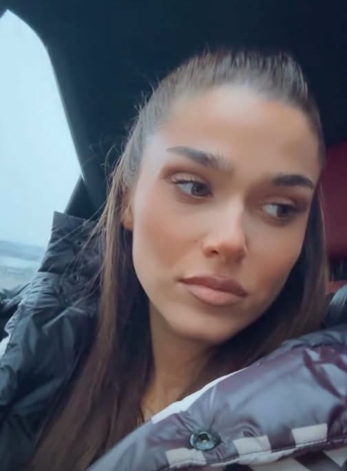 Theo Rose și-a pus fanii pe jar cu un anunț despre „divorț”. Adevărul din spatele mesajului care a stârnit mii de reacții