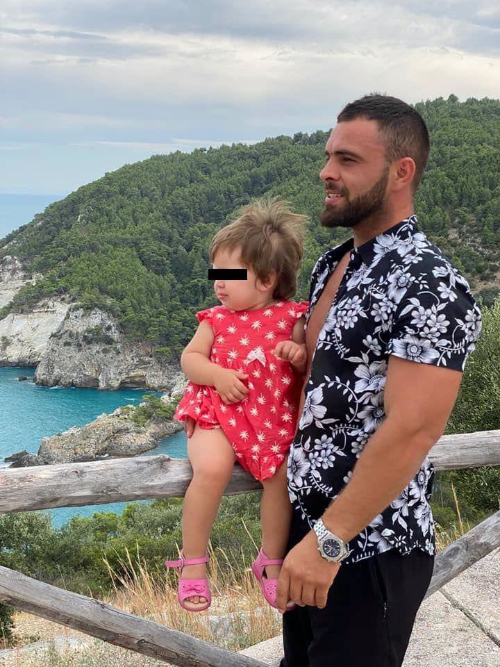 Destin frânt prea devreme! Vasile, un român de 31 de ani din Italia, și-a pierdut viața după un accident cumplit cu motocicleta. O fetiță a rămas fără tată
