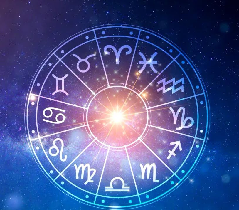 Horoscop august 2026. Luna marilor transformări pentru toate zodiile. Cine are noroc în dragoste