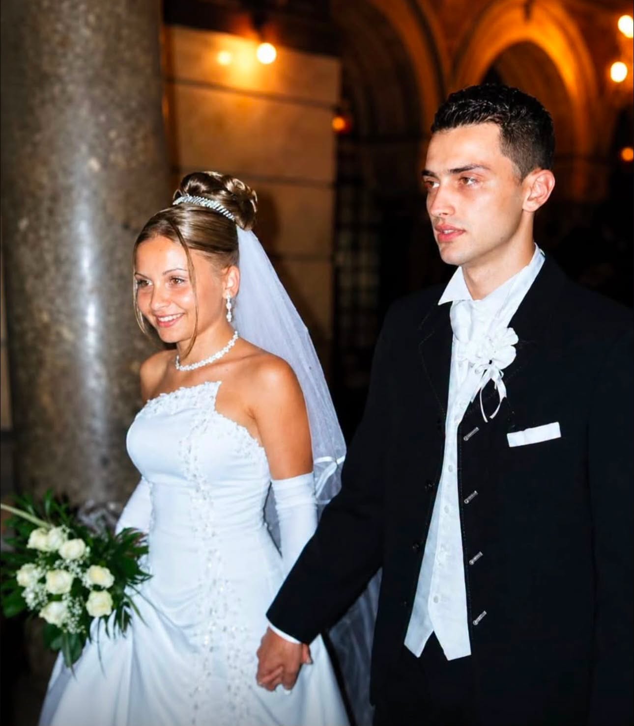 Îl recunoști? Astăzi este unul dintre cei mai apreciați chefi din România, dar fotografia din tinerețe i-a surprins pe fani
